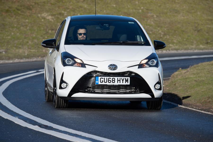  Toyota Yaris Hybrid GR Sport 2019 года  (UK) (фото 19 из 40)